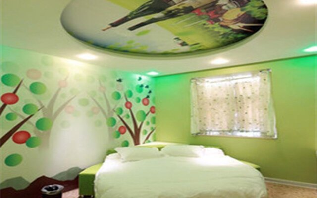 Suzhou Winnie 77 Theme Hotel
