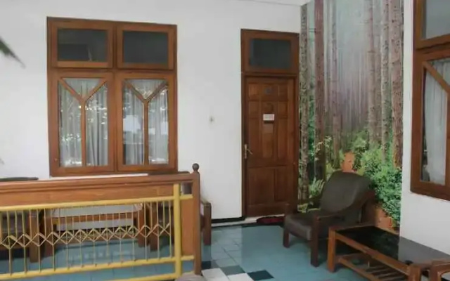 Guest House Eboni Madiun