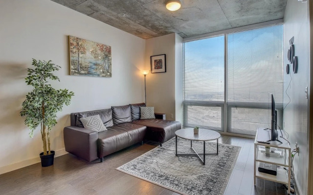FRONTDESK Skyhouse Apts Uptown Charlotte