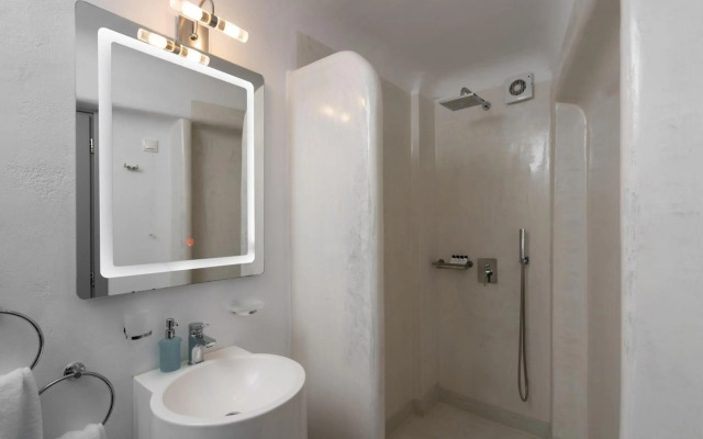 Santorini Princess Presidential Suites