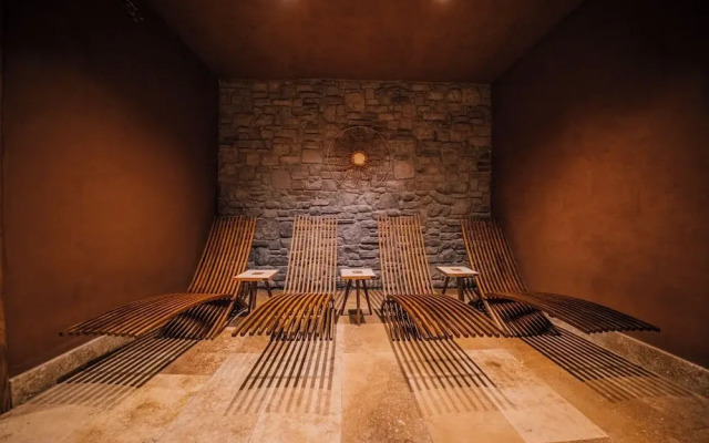 The Remote Hotel