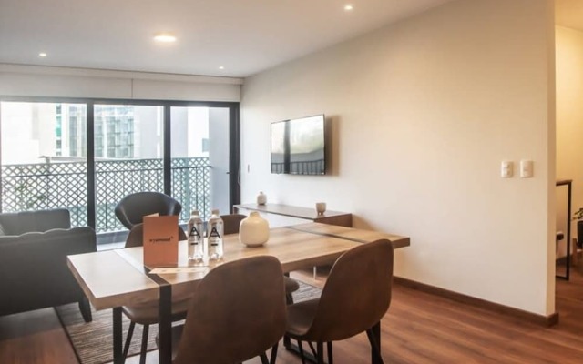 w Spotless 2BR With Balcony in Miraflores