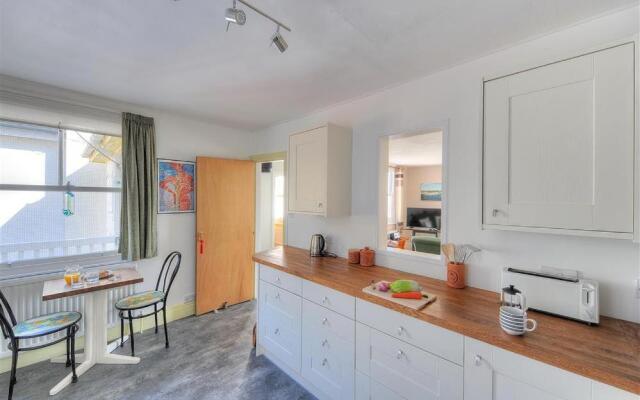 2 Harbour Heights