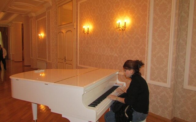 Goy Gol Lake Resort