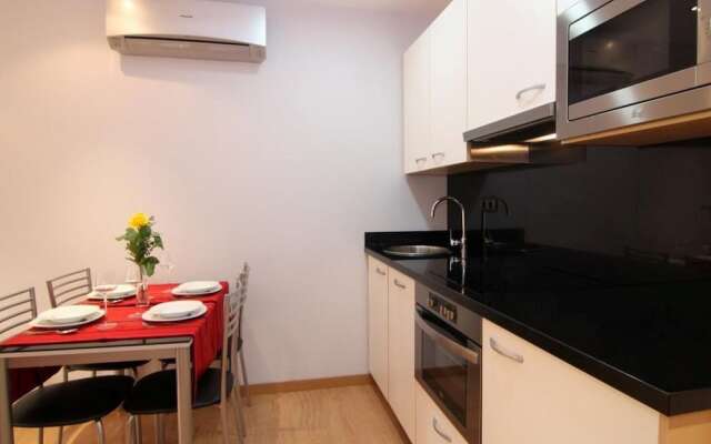 Fira Poble Bohemian 2 Bedroom 3Rd Floor Walk Up Rnu 68364