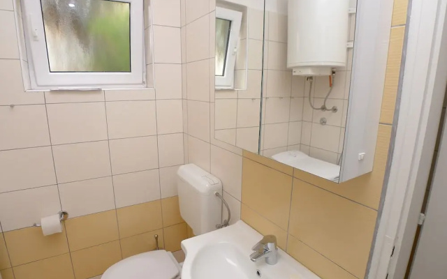 Apartment for six Persons With Three Bedrooms and Internet