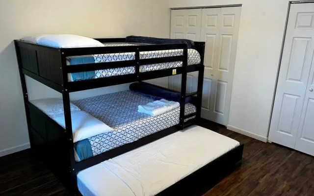 Southside 3bd 2bt apartment