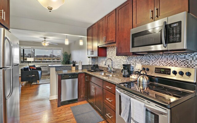 1BR APT in Quiet Arlington Neighborhood