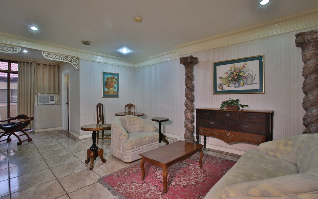Crown Regency Residences Cebu Hotel