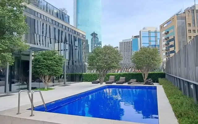 Pinheiros Silver I Modern Studio in Faria Lima