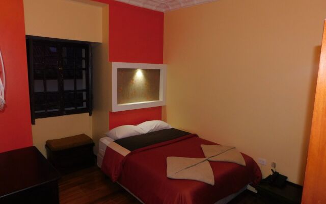 Friends Hotel & Rooftop - Historic Center & Museums