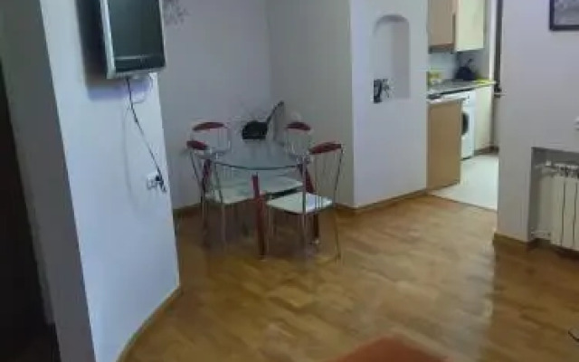 Abovyan 36 Apt & Tour