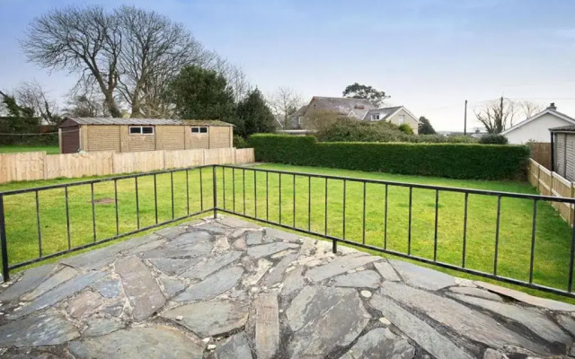 10 Llwyn Onn Beach Hut