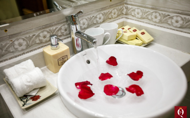 Silk Queen Grand Hotel