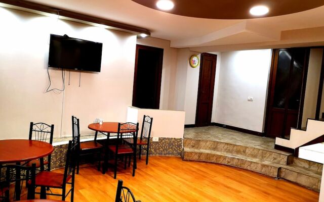 Prime Hotel & Hostel