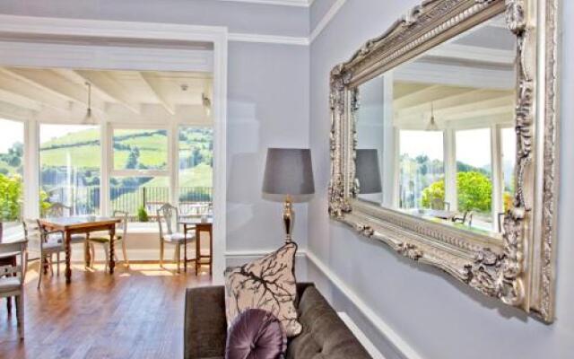 The Dartmouth Boutique BB