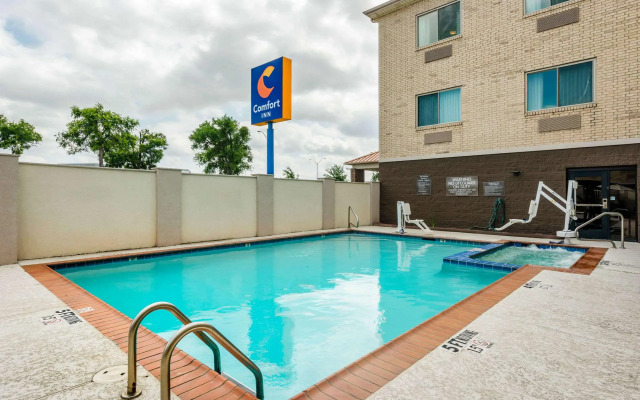Comfort Inn DFW North-Irving