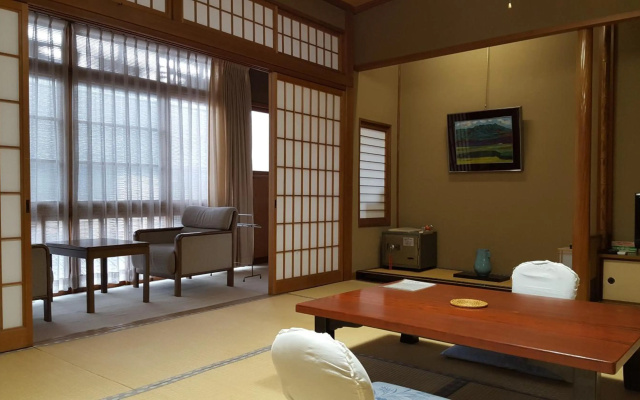 Tsukimotoya Ryokan – Guest Rooms – Toyooka