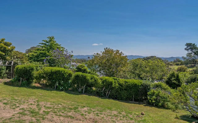 Sun Seeker Bach - Ferry Landing Holiday Home