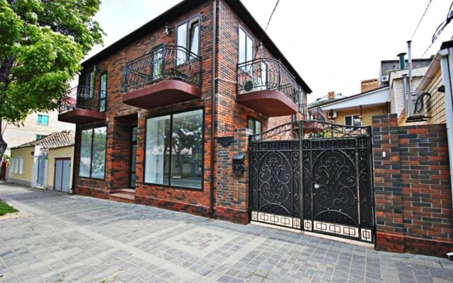 U Irinyi Guest House