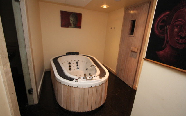 Casablanca Suites & SPA