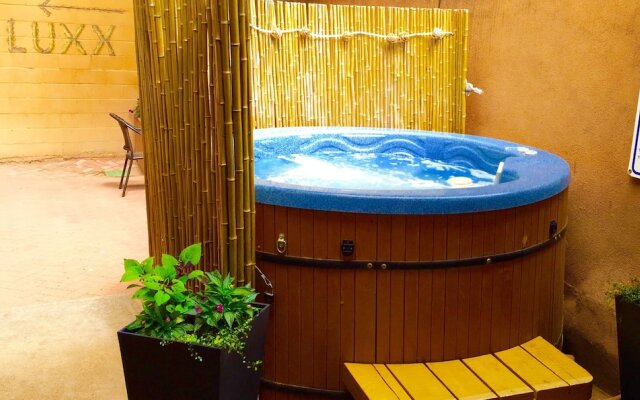 Luxx Boutique Hotel