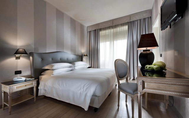 Отель C-hotels Ambasciatori