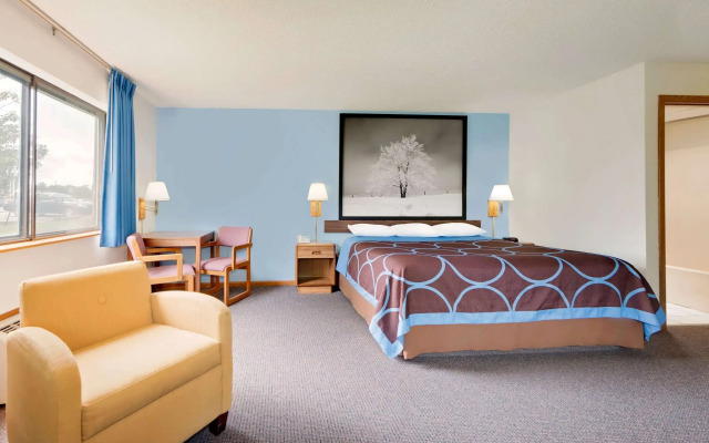 Super 8 by Wyndham Centerville