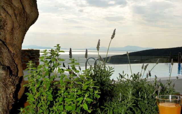 Celini Suites Hotel