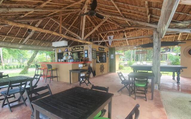 Melina's Beach Front Bungalow