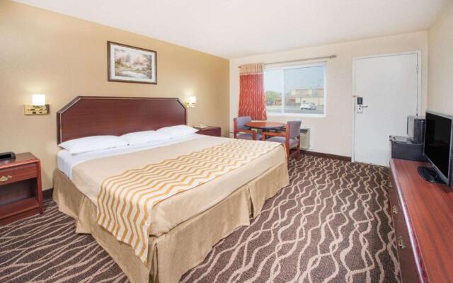 Travelodge by Wyndham Terre Haute