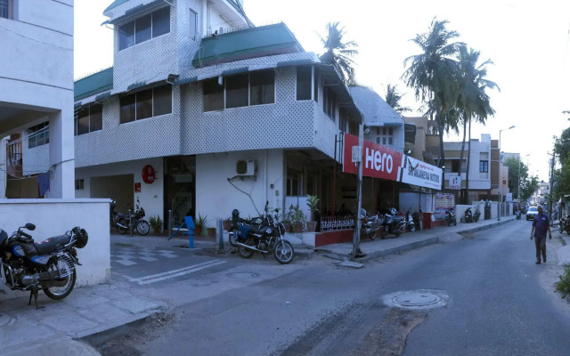Rose Flower Service Apartment by OYO Rooms