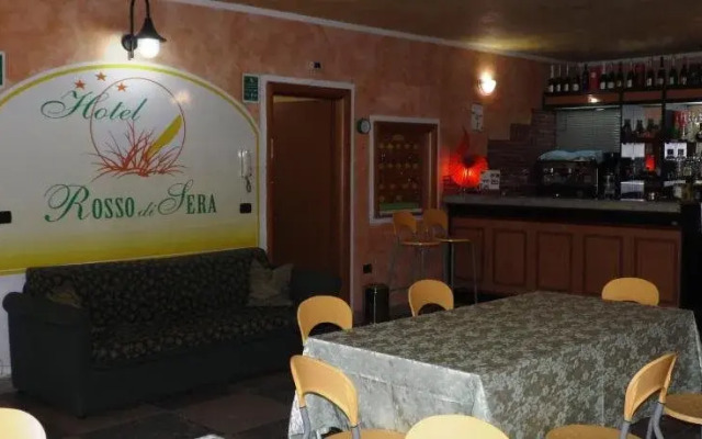 Hotel Rosso Di Sera