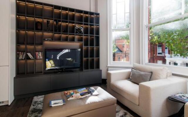 Kensington Garden View Apartment