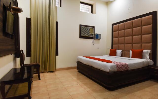 OYO 9727 Hotel Welcome Inn 2