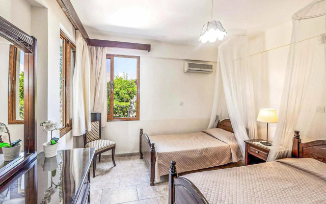 Villa Solon in Polis