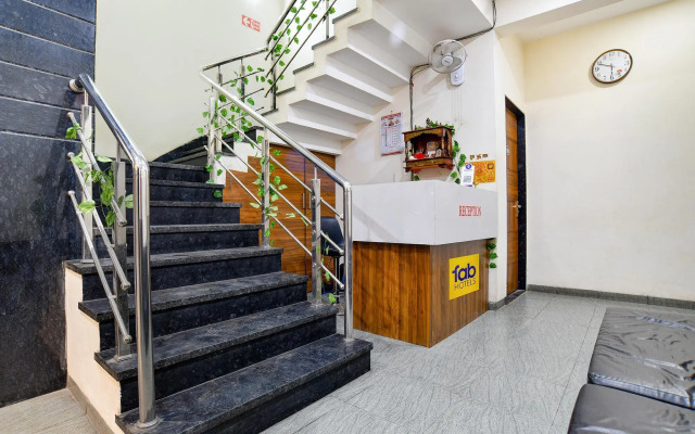 FabHotel 44 The M'Bience