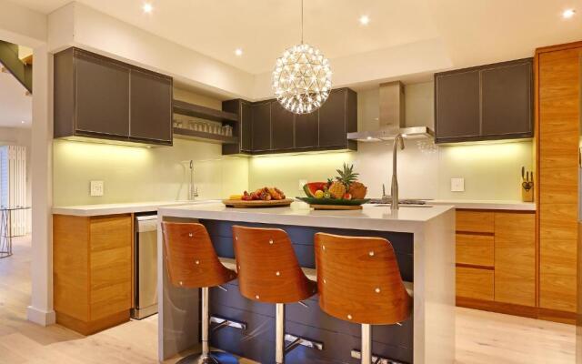 Clifton YOLO Spaces – Clifton Private Beach Villa