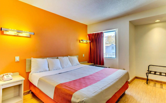 Motel 6 Washington, DC