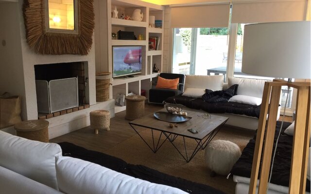 Luxury Villa in Lege-cap-ferret With Swimming Pool