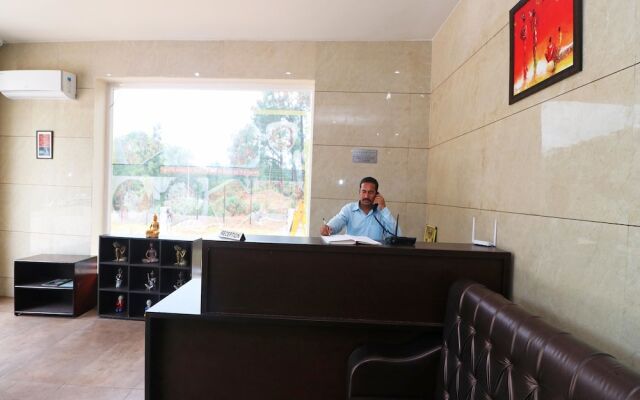 OYO 44370 Vaikunth Resort