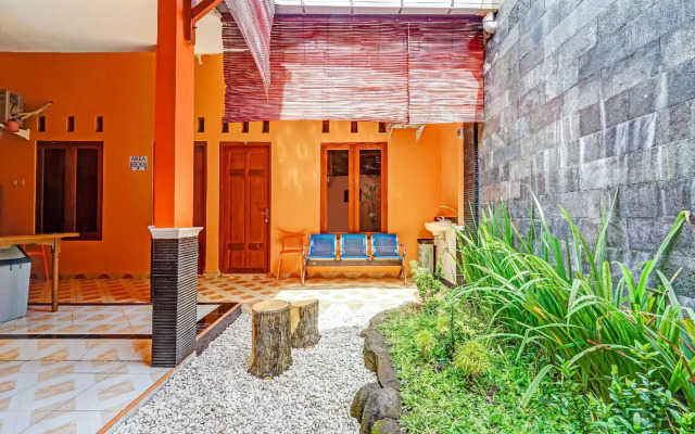 OYO 90768 Endrayanti Inn Syariah
