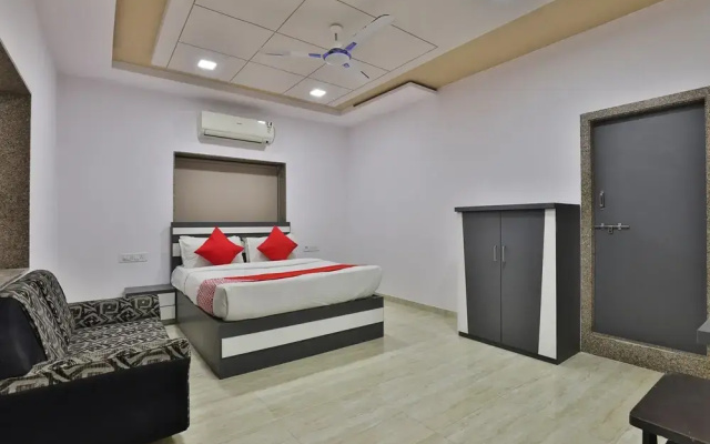 OYO 29155 Village Hotel
