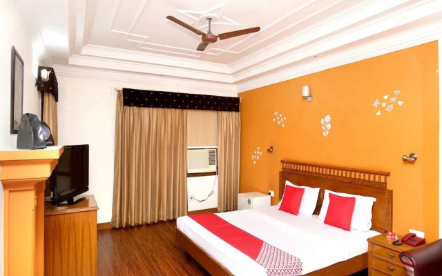 Hotel Paras By OYO Rooms
