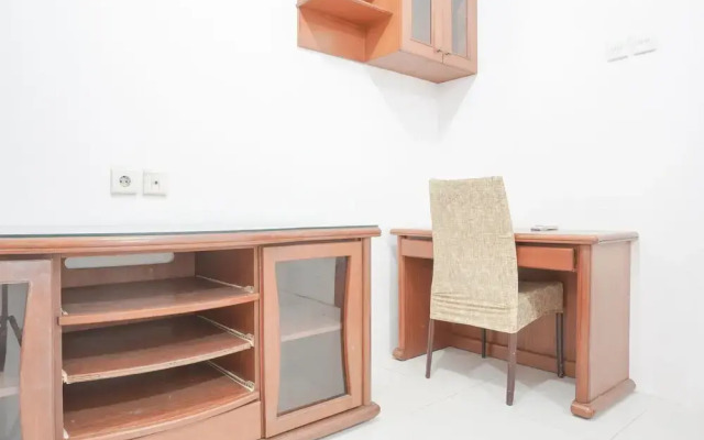 Fully Furnished And Comfy 2Br Apartment At Gajah Mada Mediterania