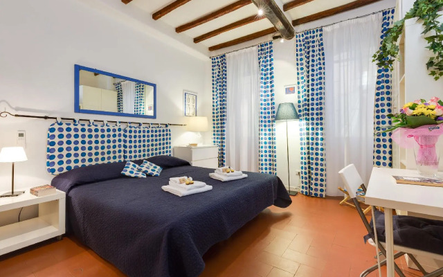 Piazza dei Satiri Apartments