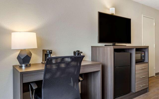 Clarion Pointe Raleigh Midtown