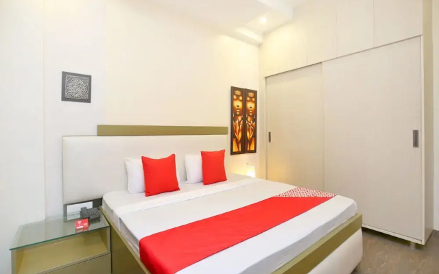Royal Lake Suites By OYO Rooms