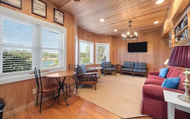 Laughin Place I 1 Bedroom Home by Peace Vacations