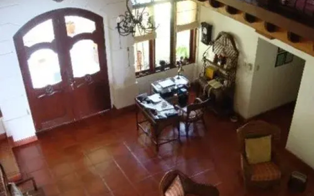 Las Flores Country & Beachside Hotel